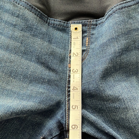 Isabel Maternity Bermuda Shorts - Picture 10 of 12